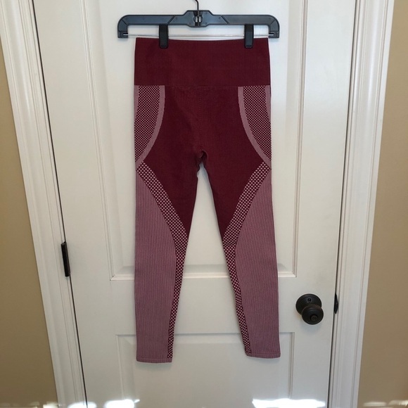 Fabletics High Waisted Seamless Turbo Leggings - Picture 5 of 9
